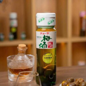 chai rượu mơ nhật choya xanh